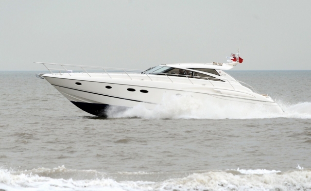  Speeding a lo largo de 